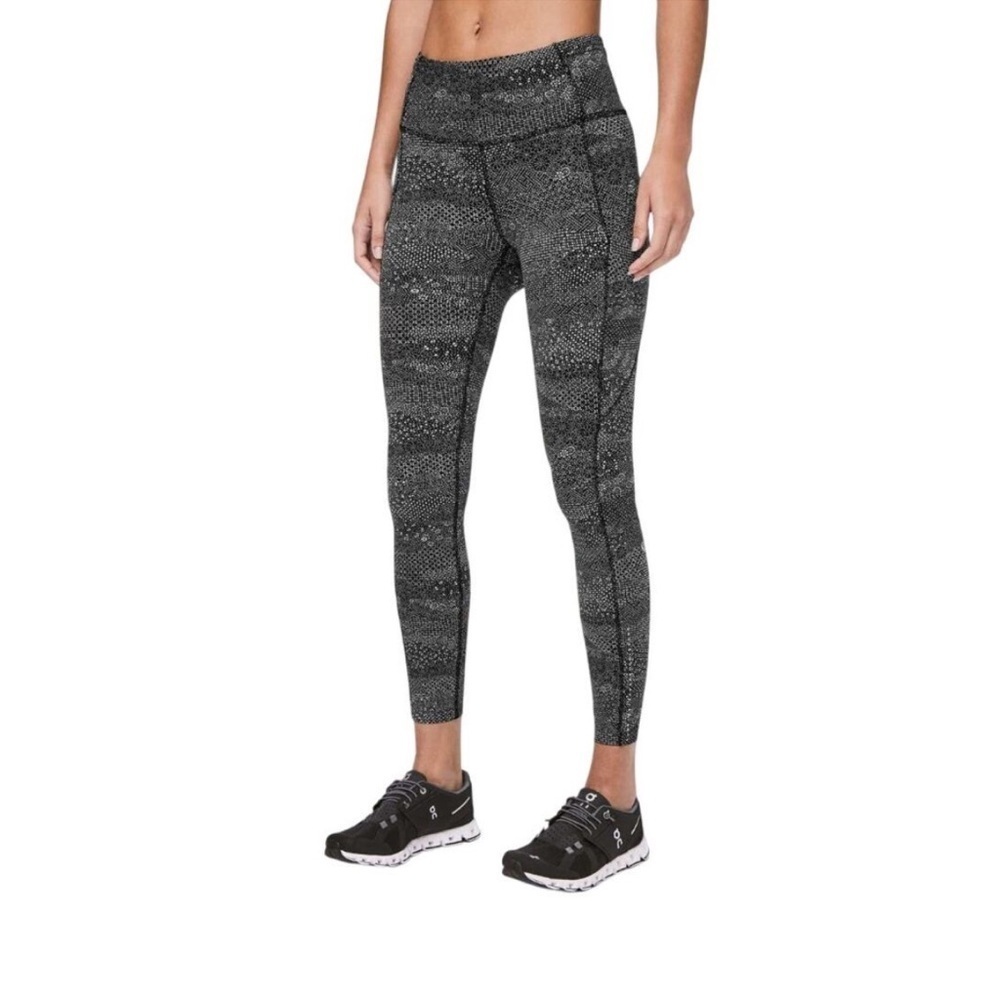 Lululemon Fast & Free 7/8 Tight II *Nulux 25" Meisai White Black Size 4
